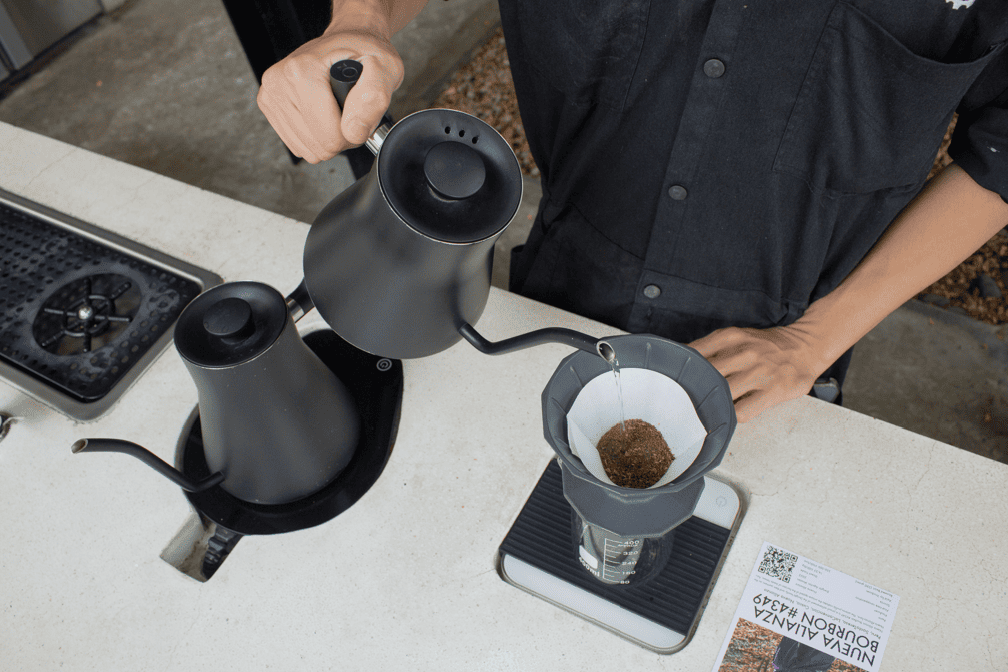 Đảo khuấy trong V60