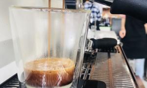 CÀ PHÊ SỮA ĐÁ (MILK COFFEE)