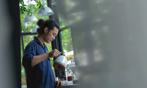 NGƯỜI LÀM CÀ PHÊ