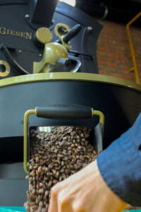 Khám phá công xưởng của nhà cung cấp cà phê hạt rang Đà Nẵng 202104200651-IMG5463-200x300