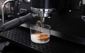 Milkbase là gì? Trải nghiệm kết hợp cà phê hòa quyện cùng sữa