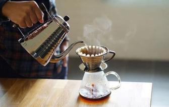 Pha cà phê bằng Kalita – Nét đơn thuần trong từng giọt cà phê