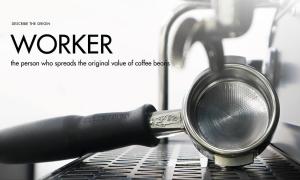 Worker who spreads the value of the original coffee beans