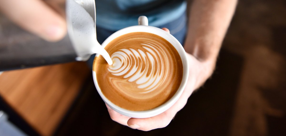 Hướng dẫn kỹ thuật tạo hình Latte Art thiên nga đẹp mắt