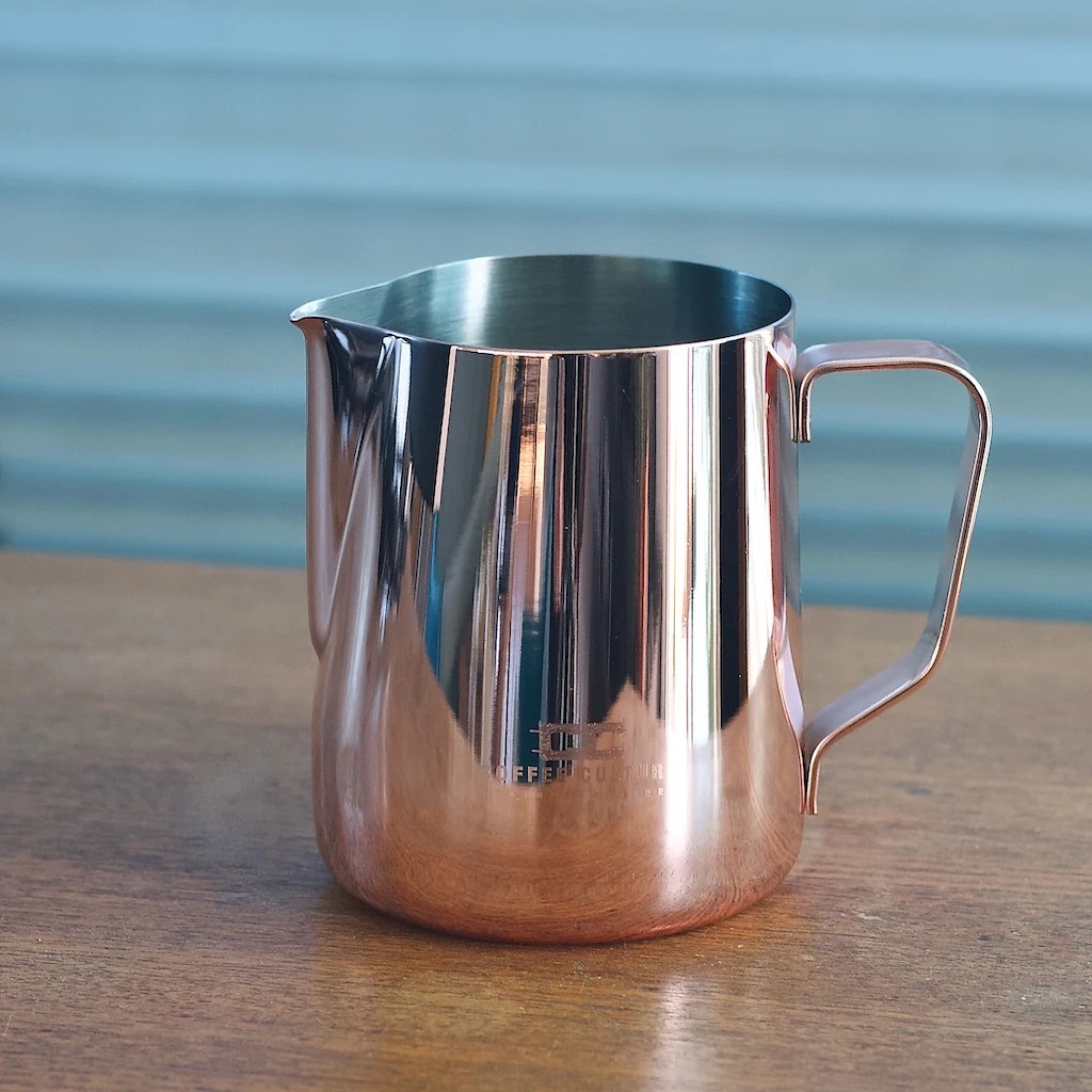 Milk Jugs có phải công cụ quan trọng trong pha chế cà phê?