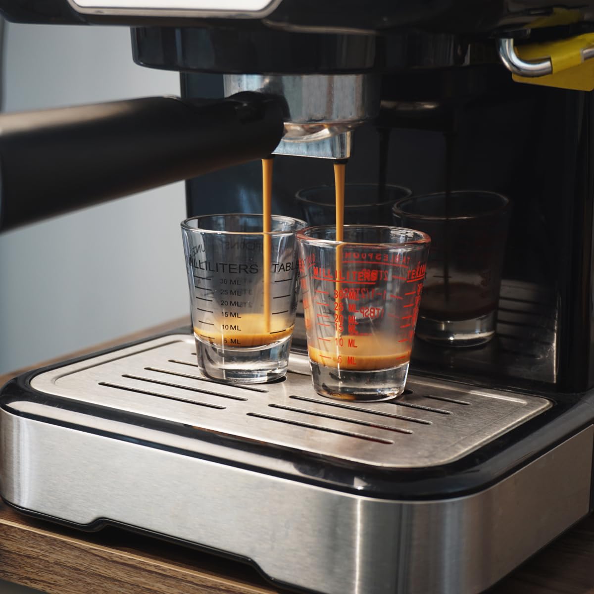 Espresso Shot Glass: Chiếc ly nhỏ, vai trò lớn trong pha chế cà phê