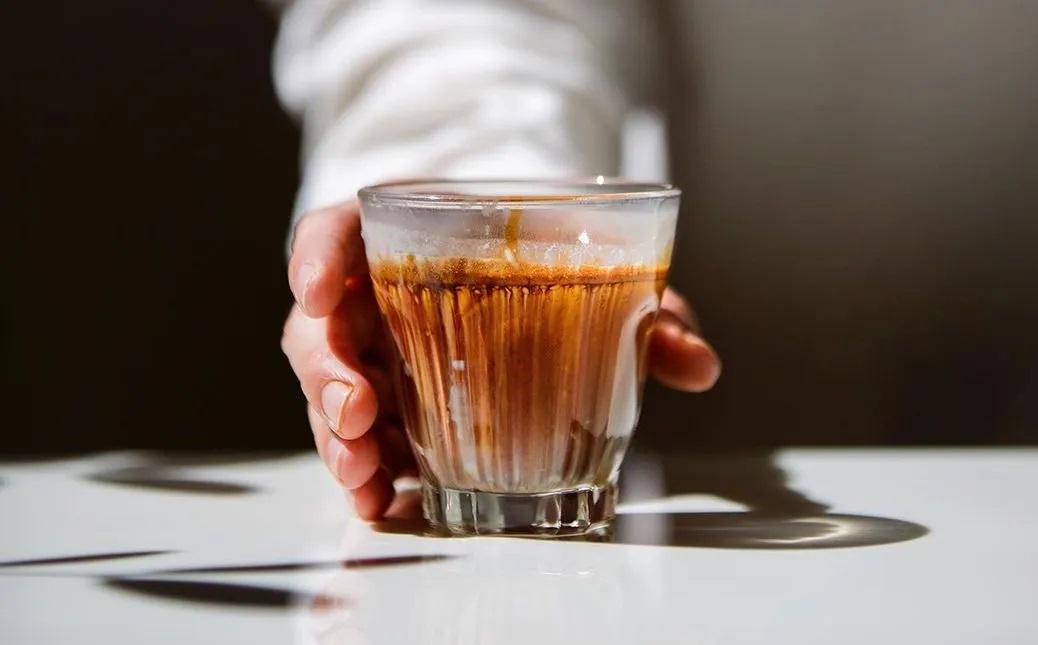 Dirty Coffee - Hành trình khám phá một thức uống cổ điển