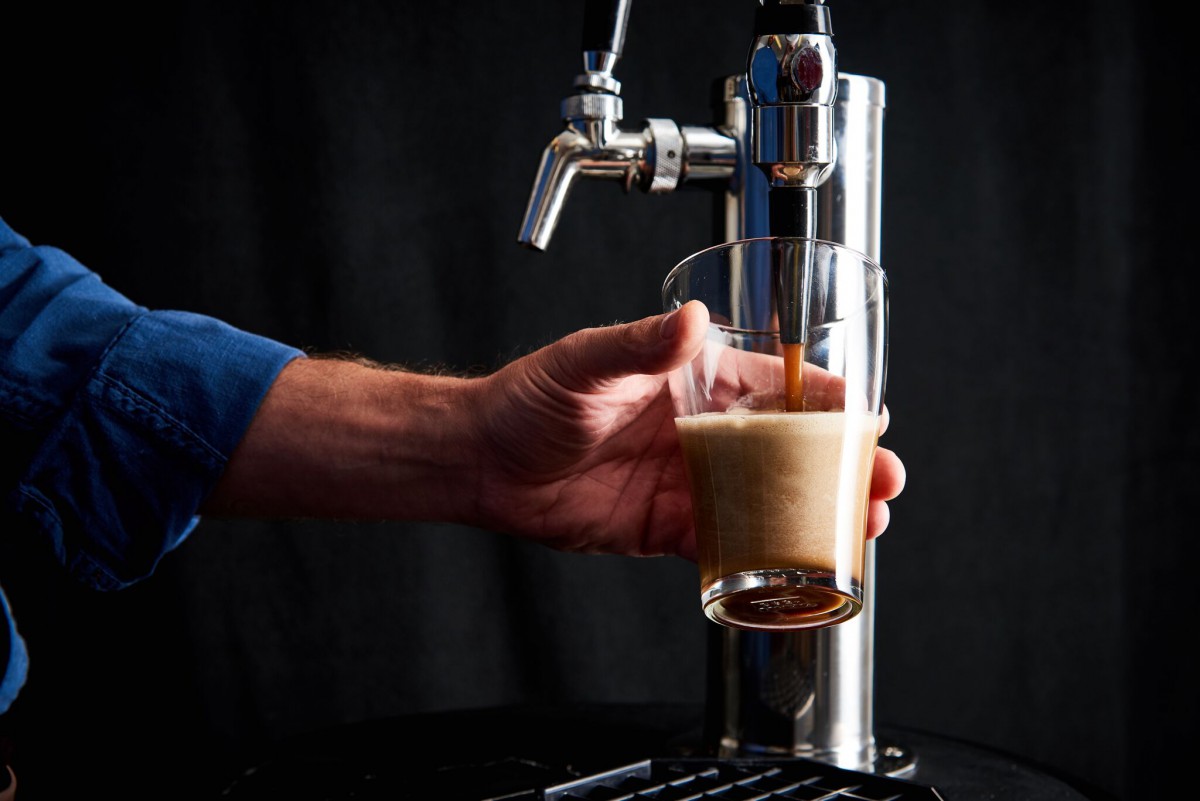 Cách thưởng thức cà phê Nitro Cold Brew: Vị ngọt từ cà phê ủ lạnh