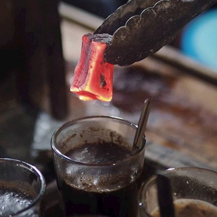 Khám phá văn hóa đường phố Indonesia qua ly cà phê Kopi Joss