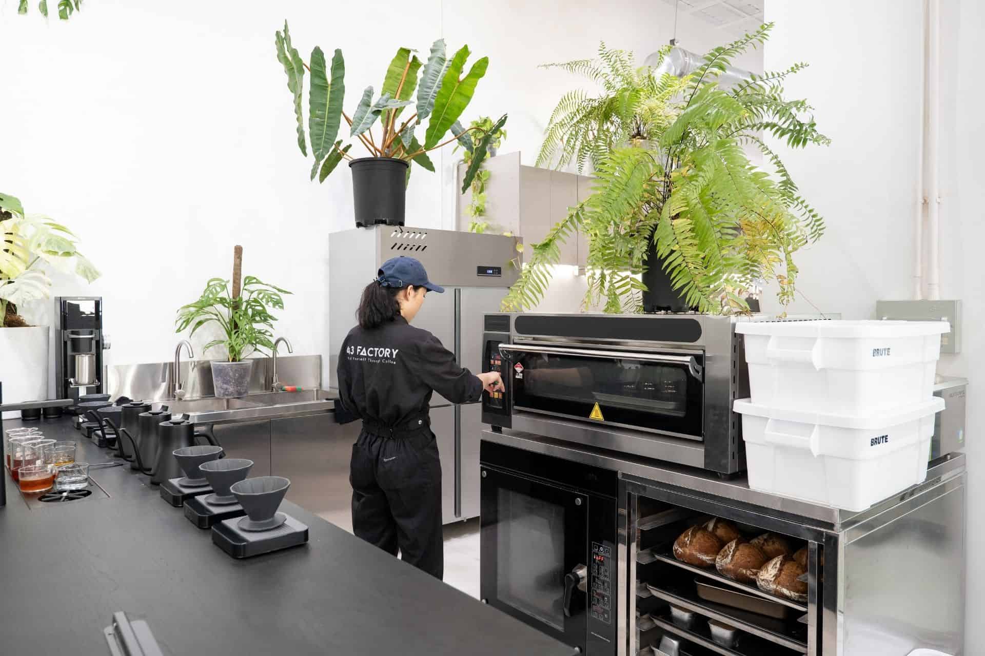 XLIII COFFEE HOÀN KIẾM