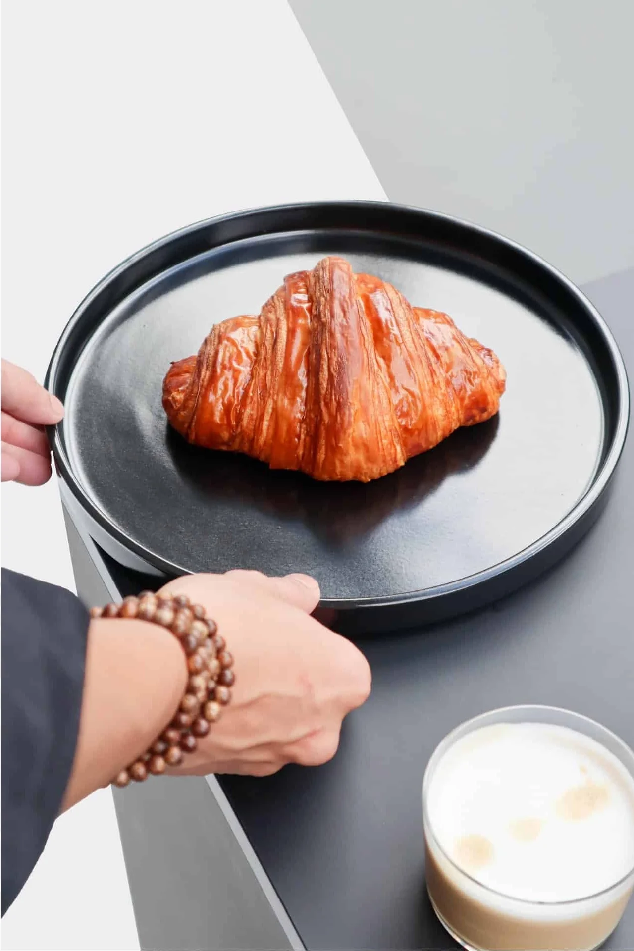 Khi Patisserie gặp Specialty Coffee giữa lòng Hoàn Kiếm