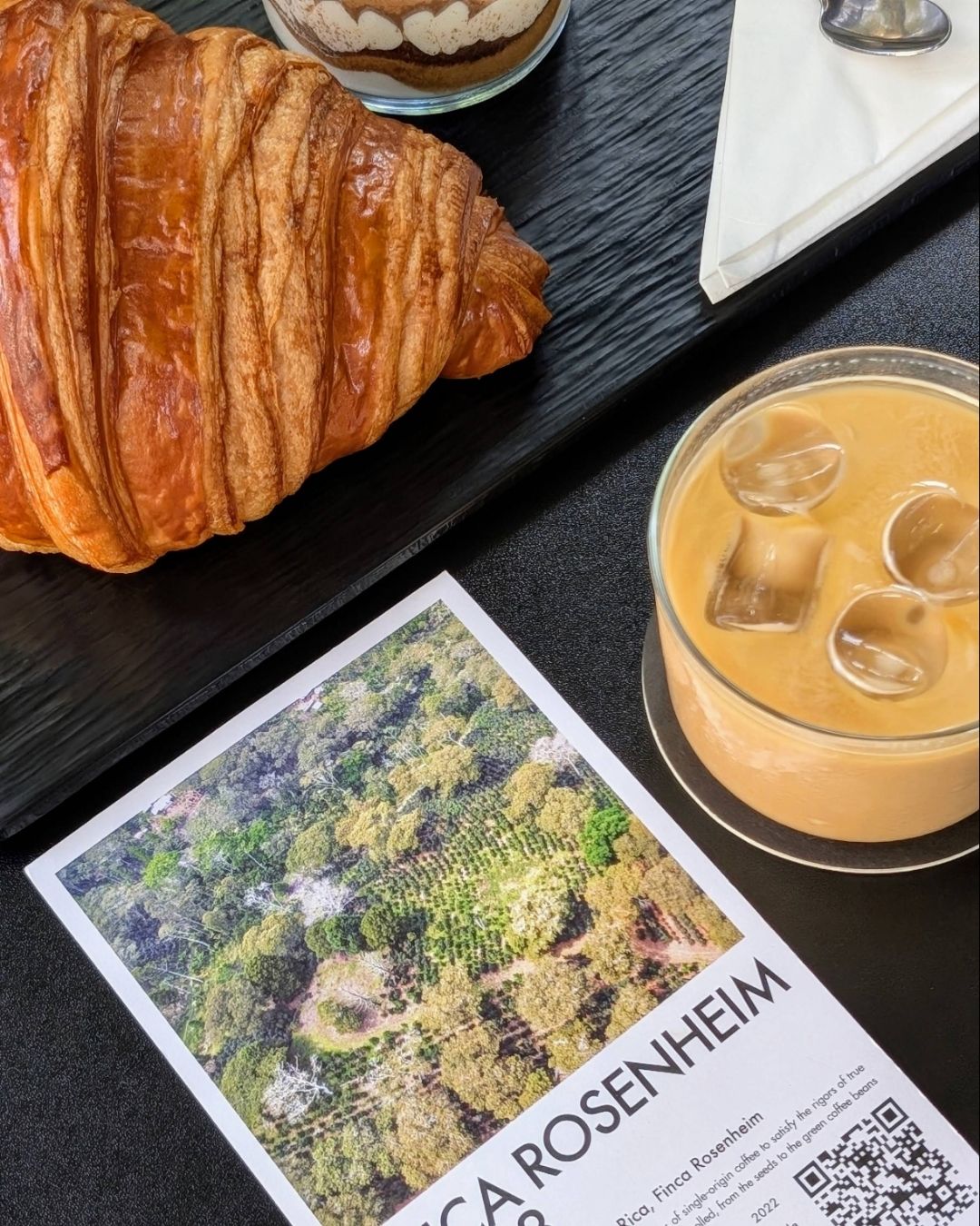 Đi tìm quán cà phê có croissant "bơ Pháp ngàn lớp" tại Hà Nội